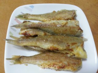 煎黄花鱼的做法步骤：5