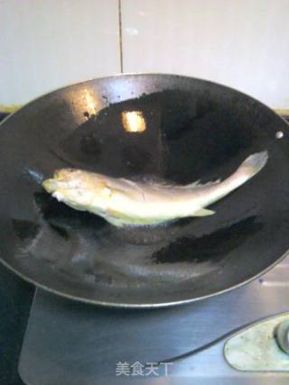 酱烧黄花鱼的做法步骤：4