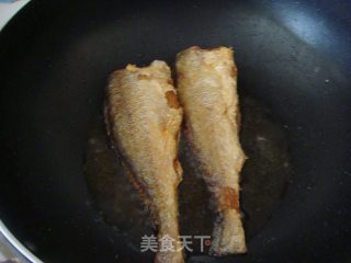 干煎黄花鱼的做法步骤：3