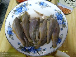 红烧小黄花鱼的做法步骤：1