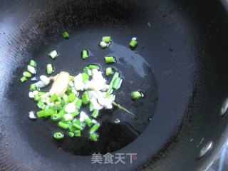 清炖黄花鱼的做法步骤：2
