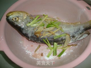 茶油蒸鱼头+红烧黄花鱼的做法步骤：6