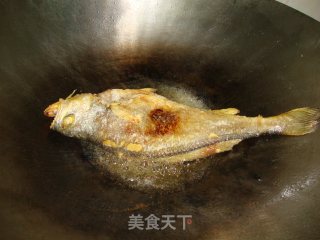茶油蒸鱼头+红烧黄花鱼的做法步骤：8