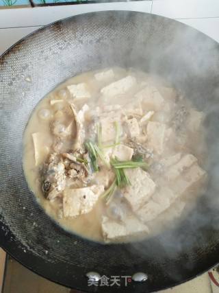 黄花鱼炖豆腐的做法步骤：6