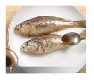 韩国调味烤黄花鱼的做法步骤：2
