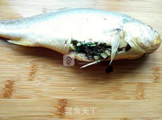 内里乾坤红烧小黄鱼的做法步骤：7