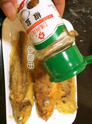 酥脆椒盐小黄鱼的做法步骤：9