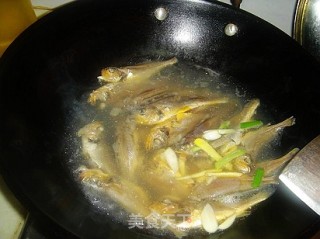 清炖小黄鱼的做法步骤：3