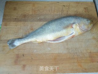 红烧黄花鱼的做法步骤：1
