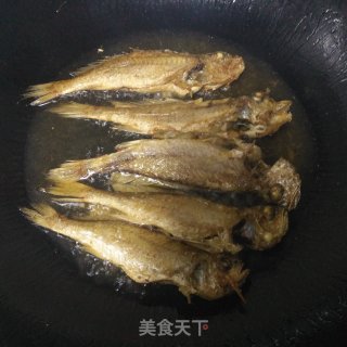 香酥黄花鱼的做法步骤：3