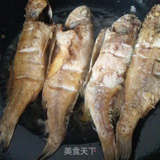 红烧黄花鱼的做法步骤：6