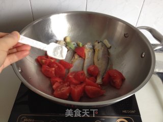 茄汁小黄鱼的做法步骤：5