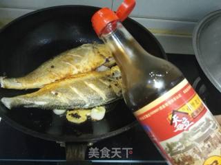 红烧黄花鱼的做法步骤：8