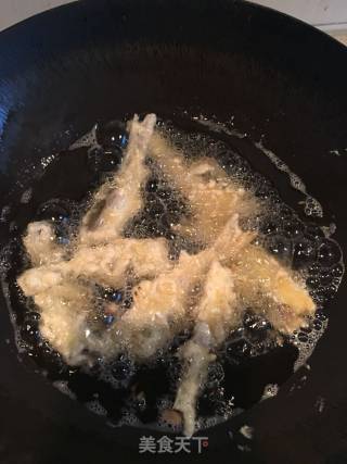 油炸小黄鱼的做法步骤：3