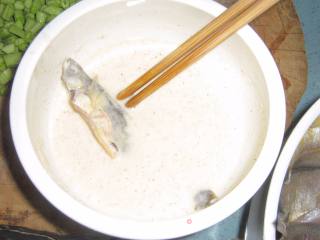 煎小黄鱼的做法步骤：2