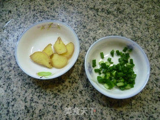 小黄鱼豆腐汤的做法步骤：3
