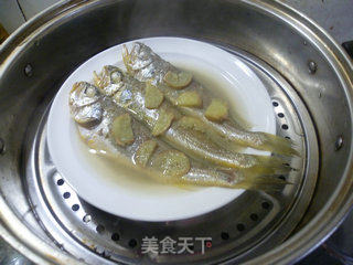 雪菜汁蒸小黄鱼的做法步骤：11