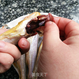 小黄鱼鱼排的做法步骤：2