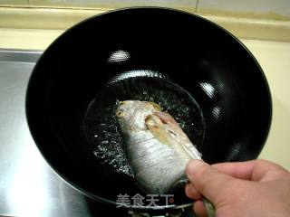 醋烧黄鱼的做法步骤：4