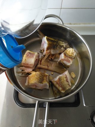 鲻鱼豆腐汤的做法步骤：3