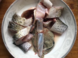 红烧鲻鱼的做法步骤：1