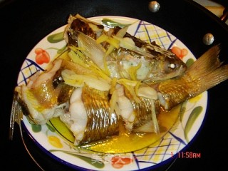 清蒸鲻鱼的做法步骤：3
