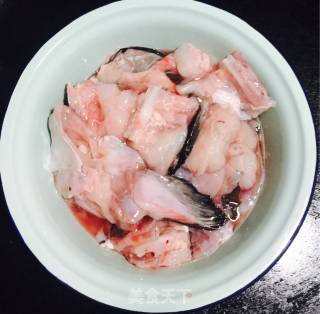 安康鱼炖冻豆腐的做法步骤：2