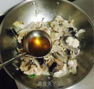 安康鱼炖冻豆腐的做法步骤：6