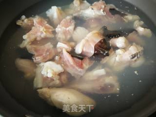 【烟台】安康鱼汤的做法步骤：3