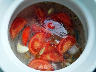 西红柿秋刀鱼汤的做法步骤：11