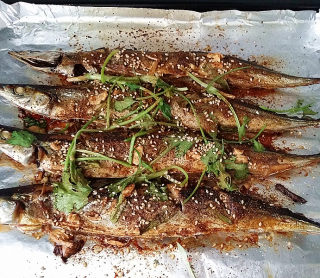 烤秋刀鱼的做法步骤：10