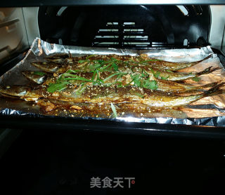 烤秋刀鱼的做法步骤：9
