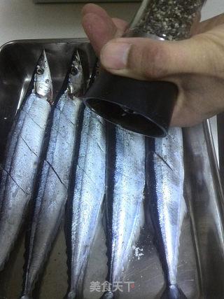 时蔬盐烤秋刀鱼的做法步骤：4