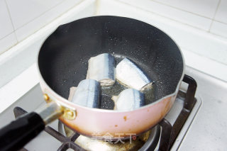 柠香秋刀鱼的做法步骤：3
