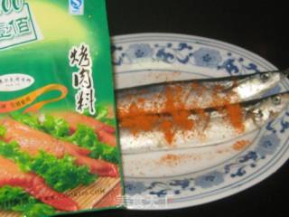 花菜烤秋刀鱼的做法步骤：2