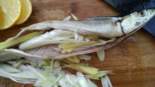 香烤秋刀鱼的做法步骤：5