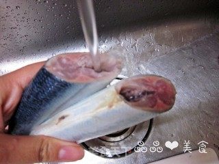 秋天的味道——盐烧秋刀鱼的做法步骤：3