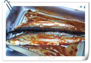 金蒜烤秋刀鱼的做法步骤：4