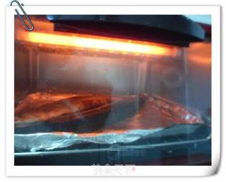 金蒜烤秋刀鱼的做法步骤：6