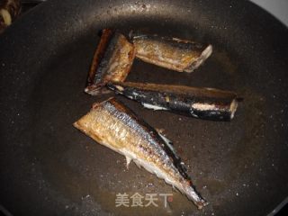 干煎秋刀鱼的做法步骤：4