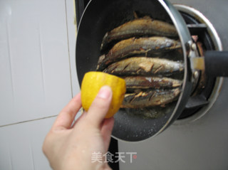 香柠秋刀鱼---挑逗你胃蕾的秋刀鱼做法的做法步骤：11