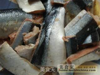 牛蒡秋刀鱼沙拉的做法步骤：6