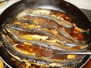 红烧秋刀鱼的做法步骤：7