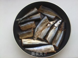脆萝卜秋刀鱼的做法步骤：2