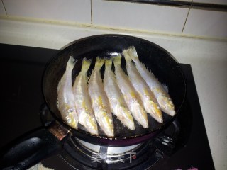 香煎沙尖鱼的做法步骤：3