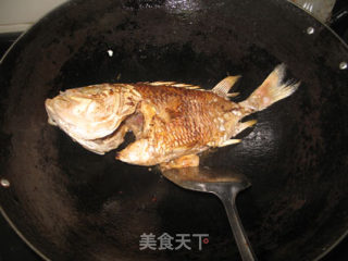 喜庆的红烧鱼（红鲷鱼）的做法步骤：4