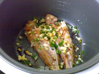 姜葱煎海鱼的做法步骤：8