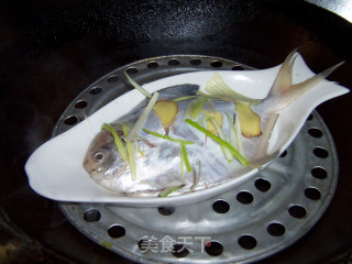 清蒸平鱼的做法步骤：5