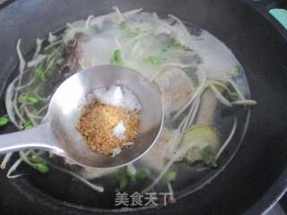 明太鱼豆芽汤的做法步骤：6