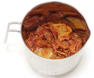 韩式金枪鱼泡菜汤-懒人宝典的做法步骤：2
